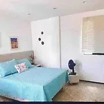 Alugo Suite Em Lindo Apto Beira-Mar Na P. Verde.